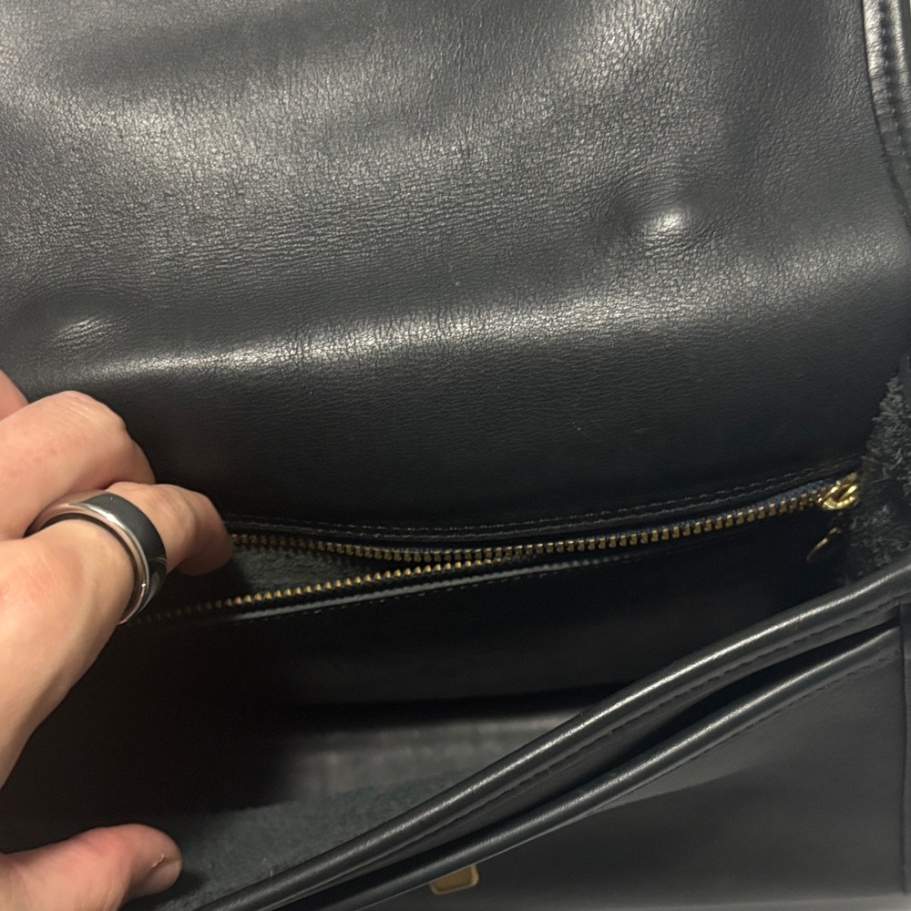 Vintage Coach - Picture 2 of 7